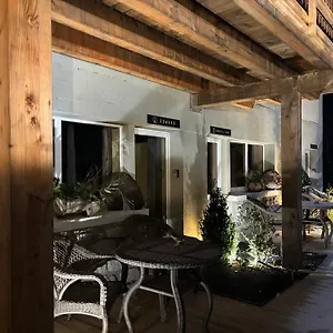 Les Secrets - & Apartment